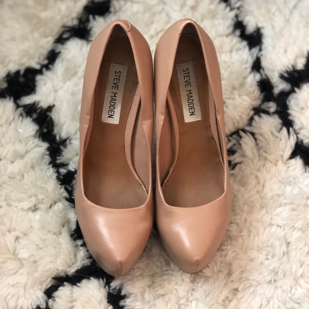Steve Madden nude heels